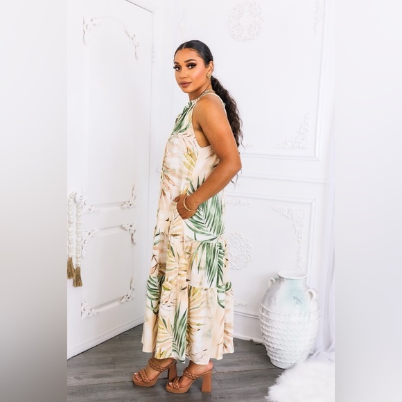 Tropical Halter Maxi Dress - Picture 3 of 7